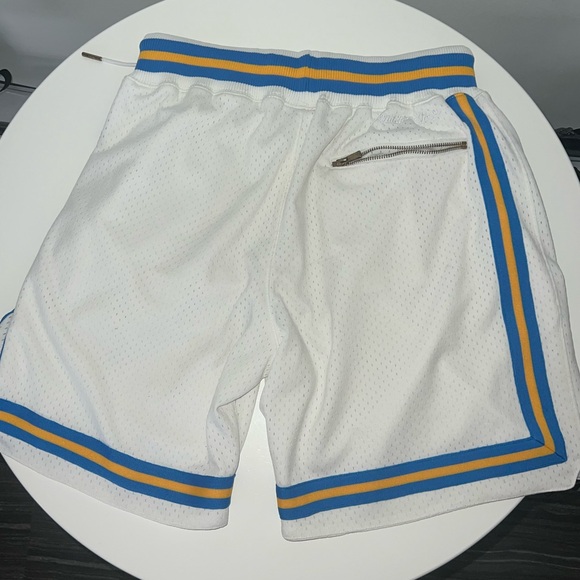 Mitchell & Ness Kith Shorts - Picture 5 of 9